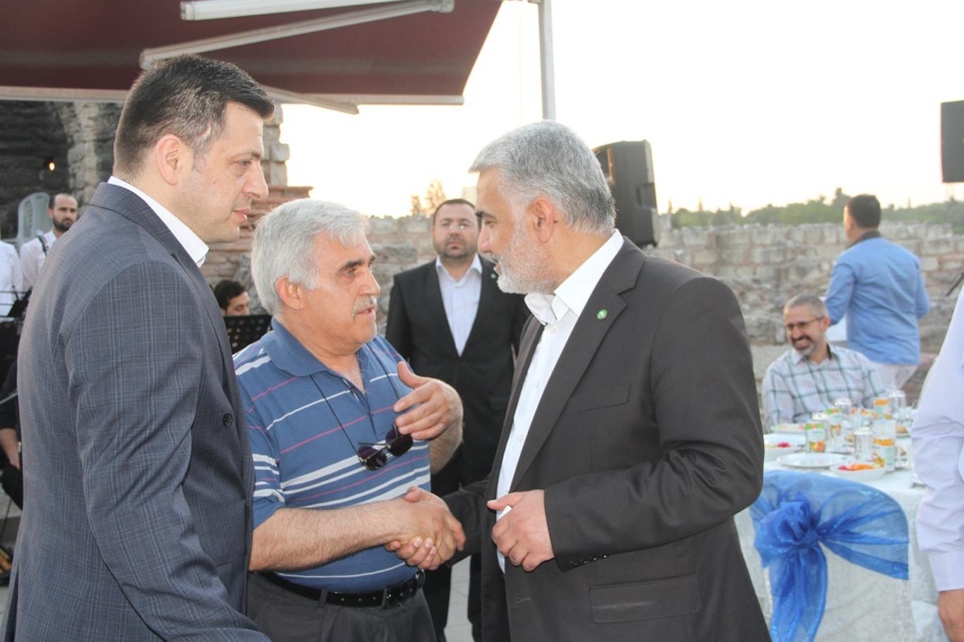 HÜDA PAR’dan İstanbul'da iftar yemeği HÜDA PAR’dan İstanbul'da iftar yemeği